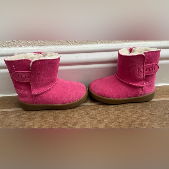 UGG Toddler Girl Pink Size 04/05 Keelan Boots - Picture 3 of 16